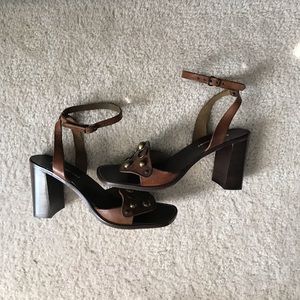 Naturalized leather block heel sandal